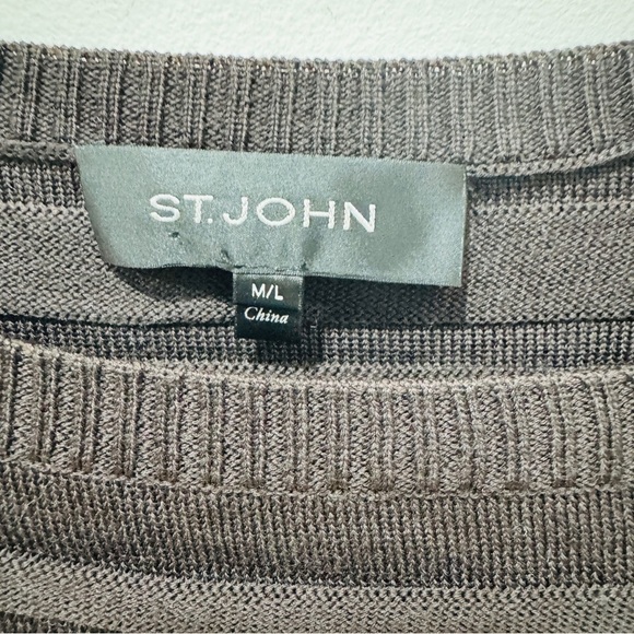St. John 100% wool Ribbed Pattern super Lightweight Knit oversized sweater EUC - Picture 9 of 14